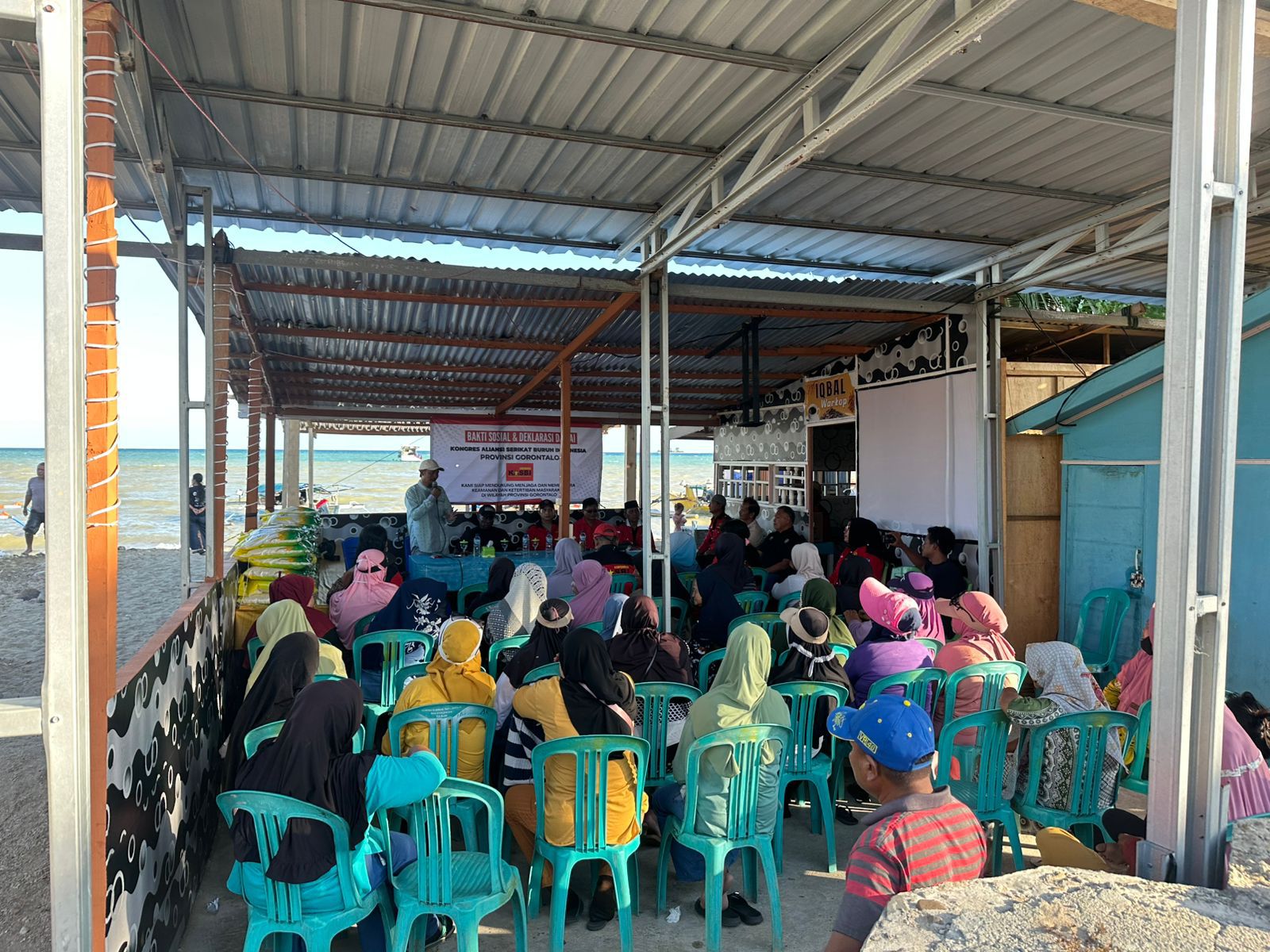 KASBI Gorontalo Berbagi Berkah, Ratusan Buruh di Pohuwato Terima Bantuan Sembako